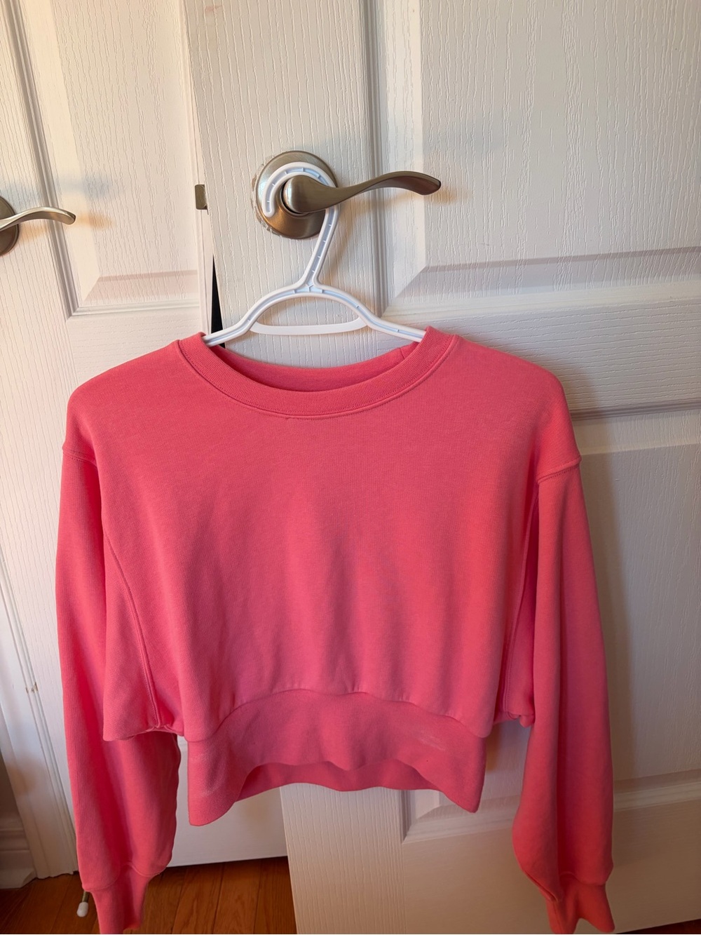 Aritzia Coral Pink Cropped Crewneck Sweatshirt